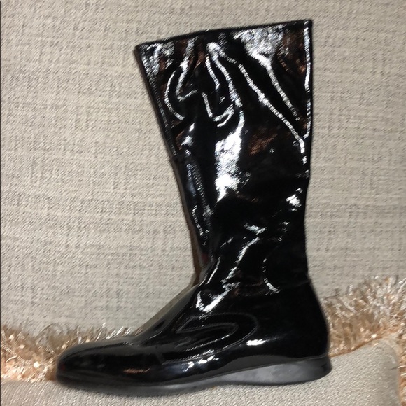 Shoes - Boots. Patent black leather. Size 6. Made in Italy